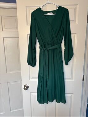 Women’s Emerald Green Long Sleeve Dress